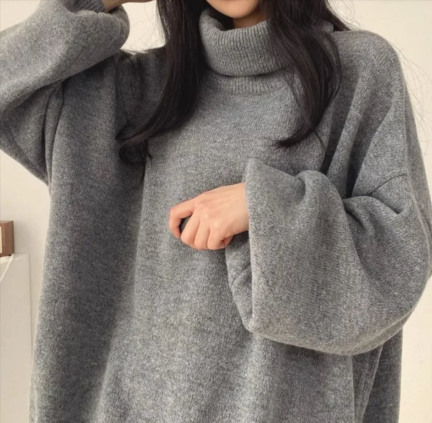 OVERSIZED TURTLE NECK SWEATER